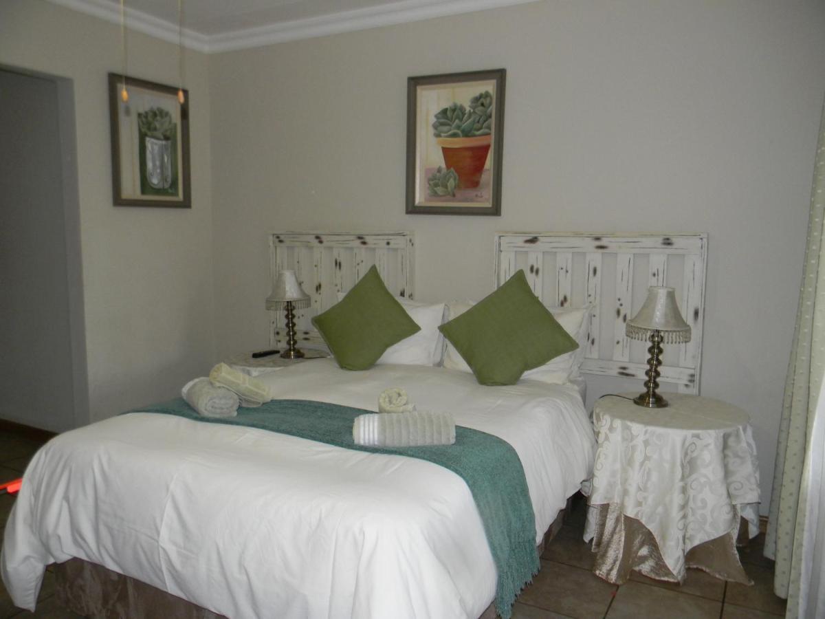 Ridderspoor Guesthouse Middelburg  Esterno foto